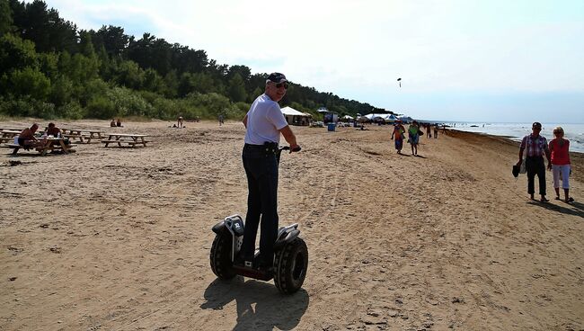 На пляже гостиницы Light House Hotel Jurmala