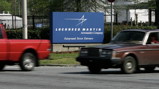 Вывеска авиастроительной компании Lockheed Martin