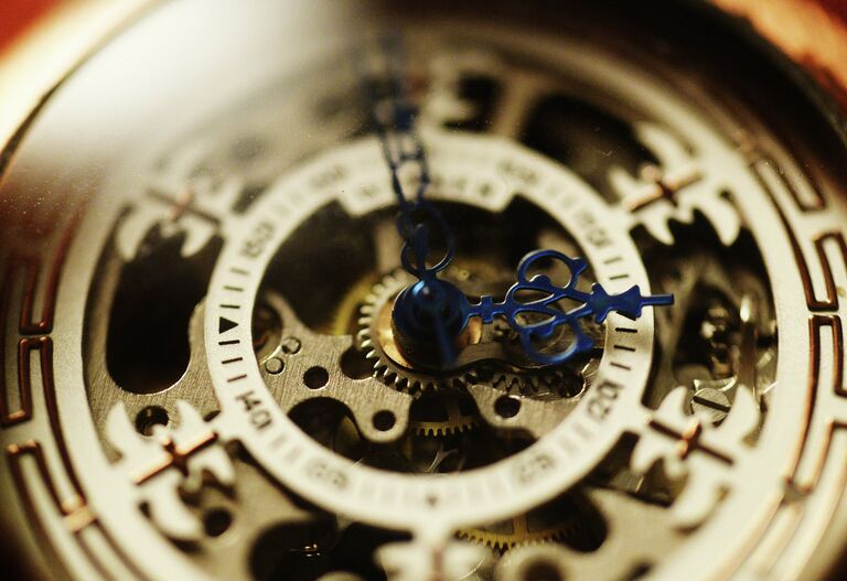 Перевод часов на зимнее время в регионах России Перевод часов на зимнее время в регионах России