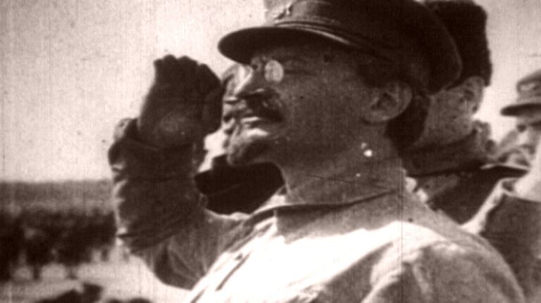 Вождь народов против Демона революции. Лев Троцкий в архивных кадрах Вождь народов против Демона революции. Лев Троцкий в архивных кадрах