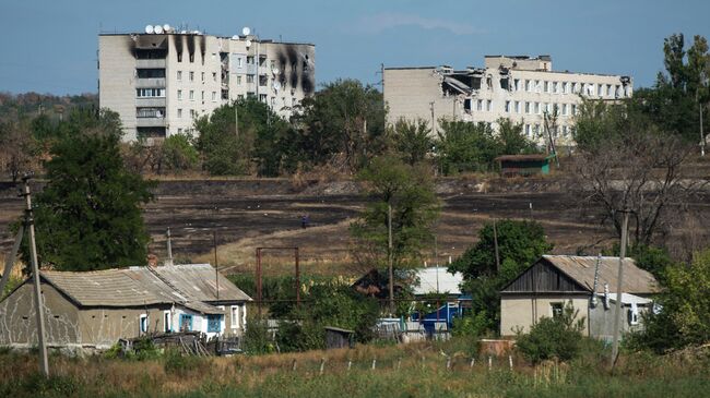 Жилые дома в Луганской области, поврежденные обстрелом и пожаром