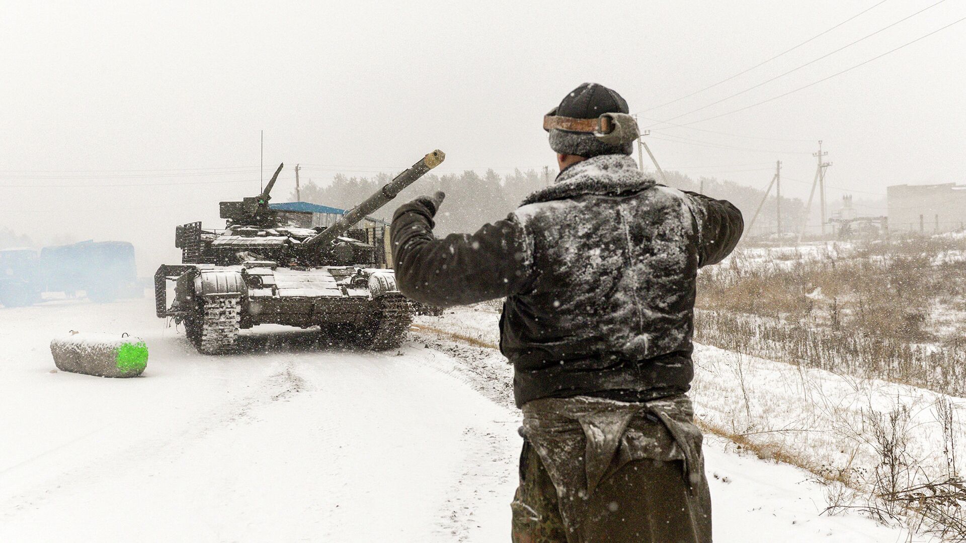 Украинские военные в районе города Счастье в Луганской области. Архивное фото - РИА Новости, 1920, 18.02.2022