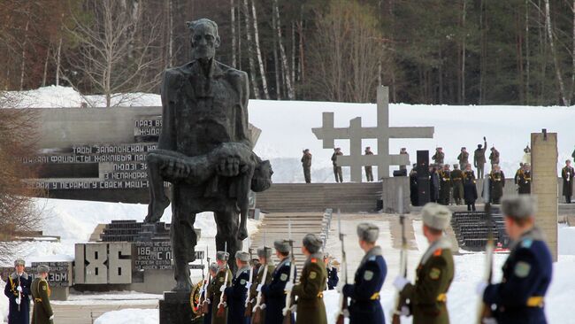 Памятный митинг в мемориальном комплексе Хатынь