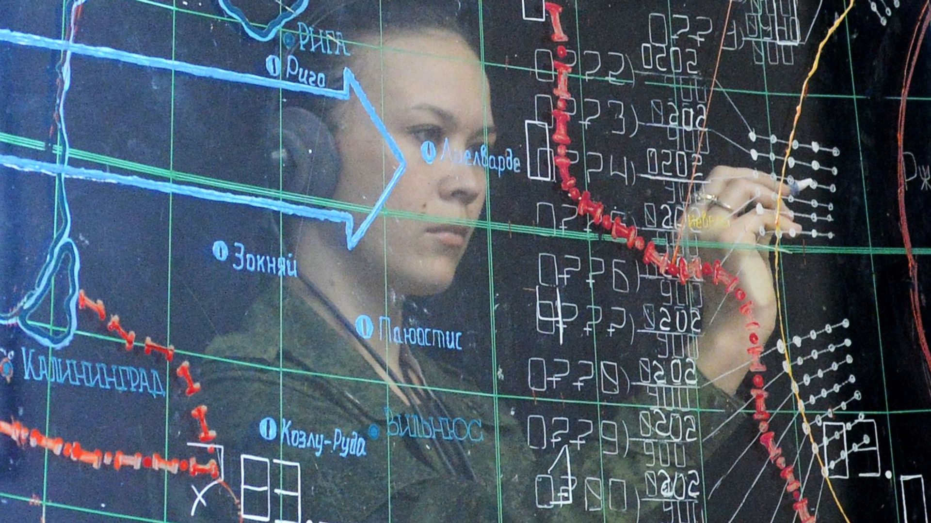 На командном пункте во время несения боевого дежурства в Московской области На командном пункте во время несения боевого дежурства в Московской области - РИА Новости, 1920, 12.07.2026