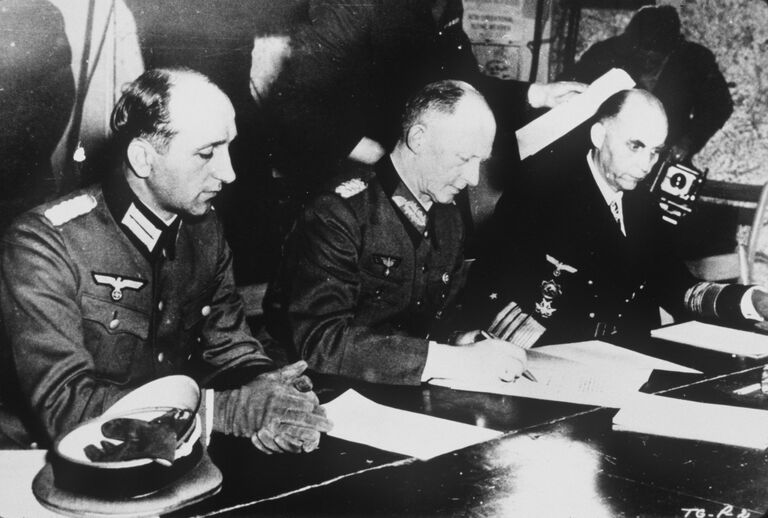 Подписание акта о безоговорочной капитуляции Германии