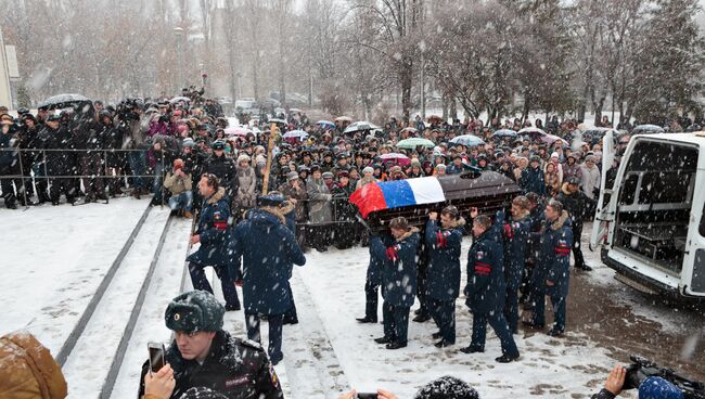 Похороны погибшего в Сирии летчика О.Пешкова в Липецке