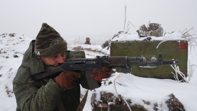 Бойцы ополчения ДНР на линии разграничения