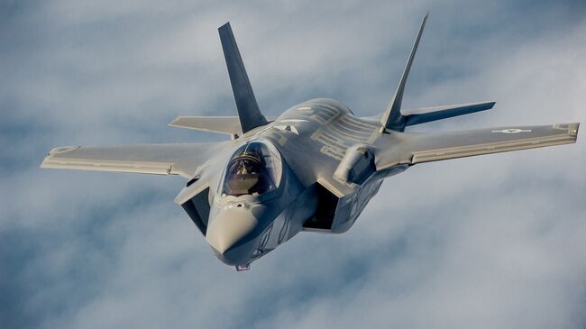 Американский истребитель Lockheed Martin F-35 Lightning II