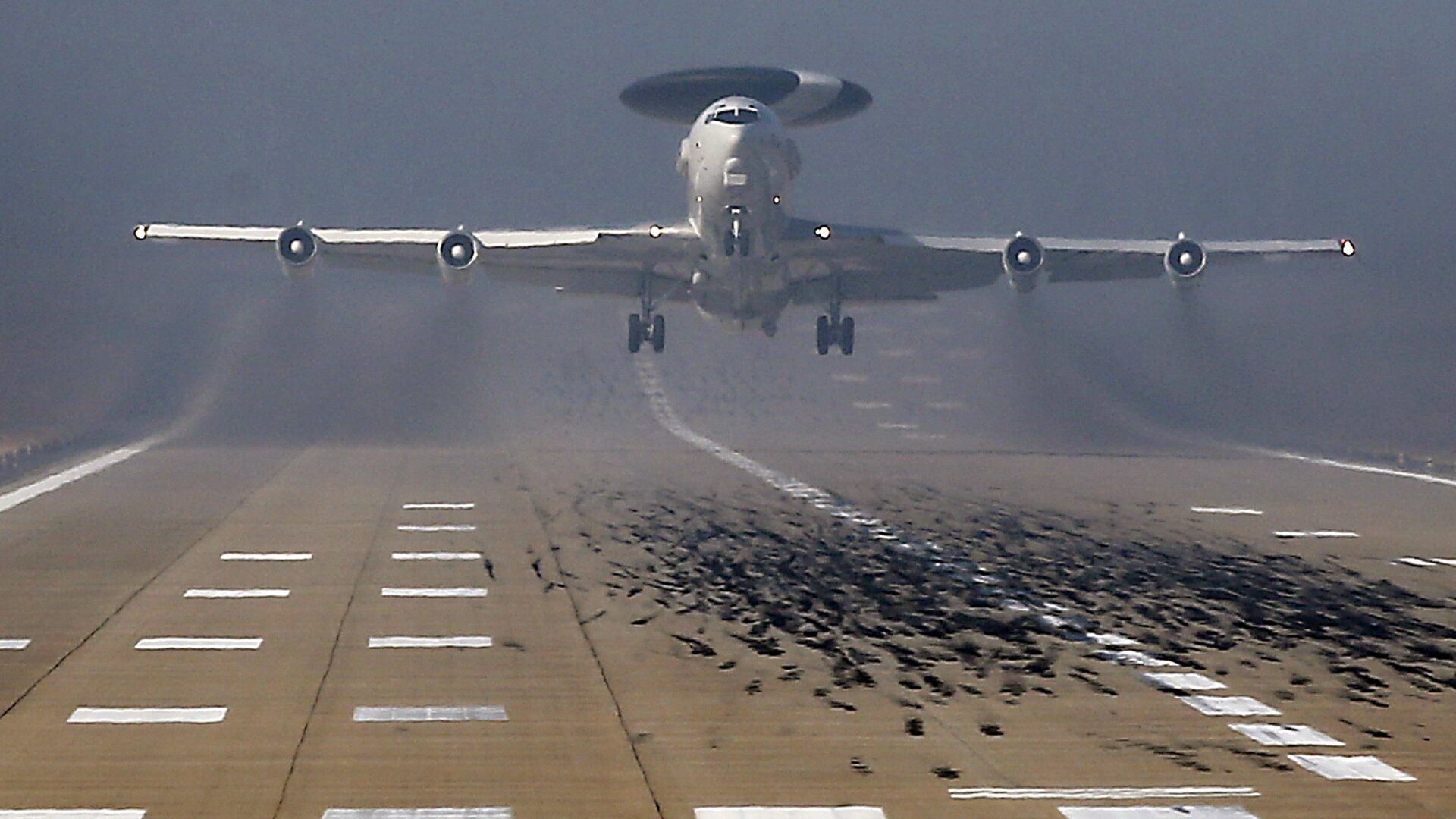 Самолет Boeing E-3 Sentry AWACS - РИА Новости, 1920, 14.09.2020