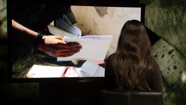 Журналисты RT представили доказательства продажи нефти боевиками ИГ в Турцию Журналисты RT представили доказательства продажи нефти боевиками ИГ в Турцию