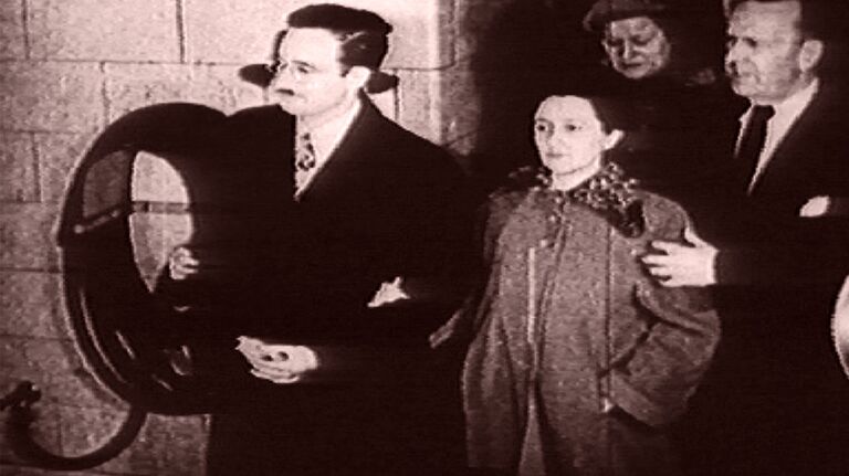 За что казнили в США супругов Этель и Юлиуса Розенберг. Кадры из архива