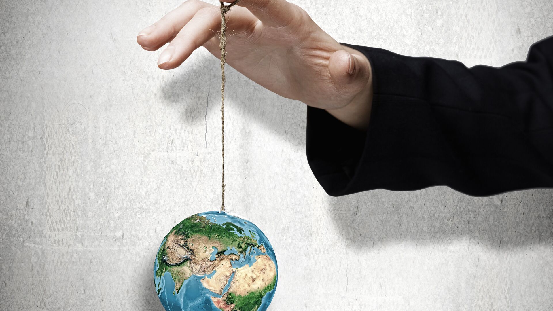 Земной шар на ниточке - РИА Новости, 1920, 25.09.2025