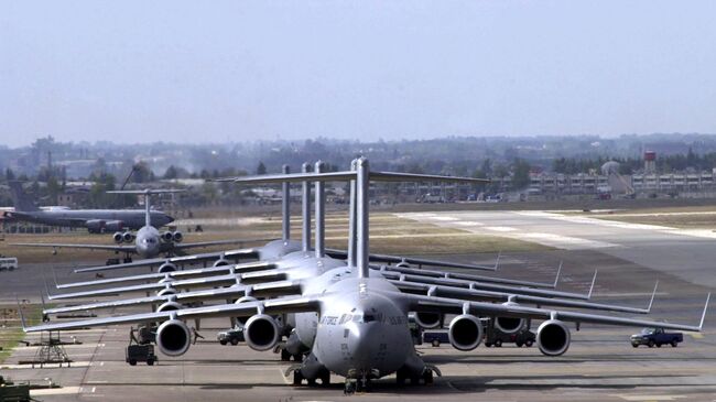 Военно-транспортные самолеты С-17 Globemaster III на авиабазе Инджирлик в Турции