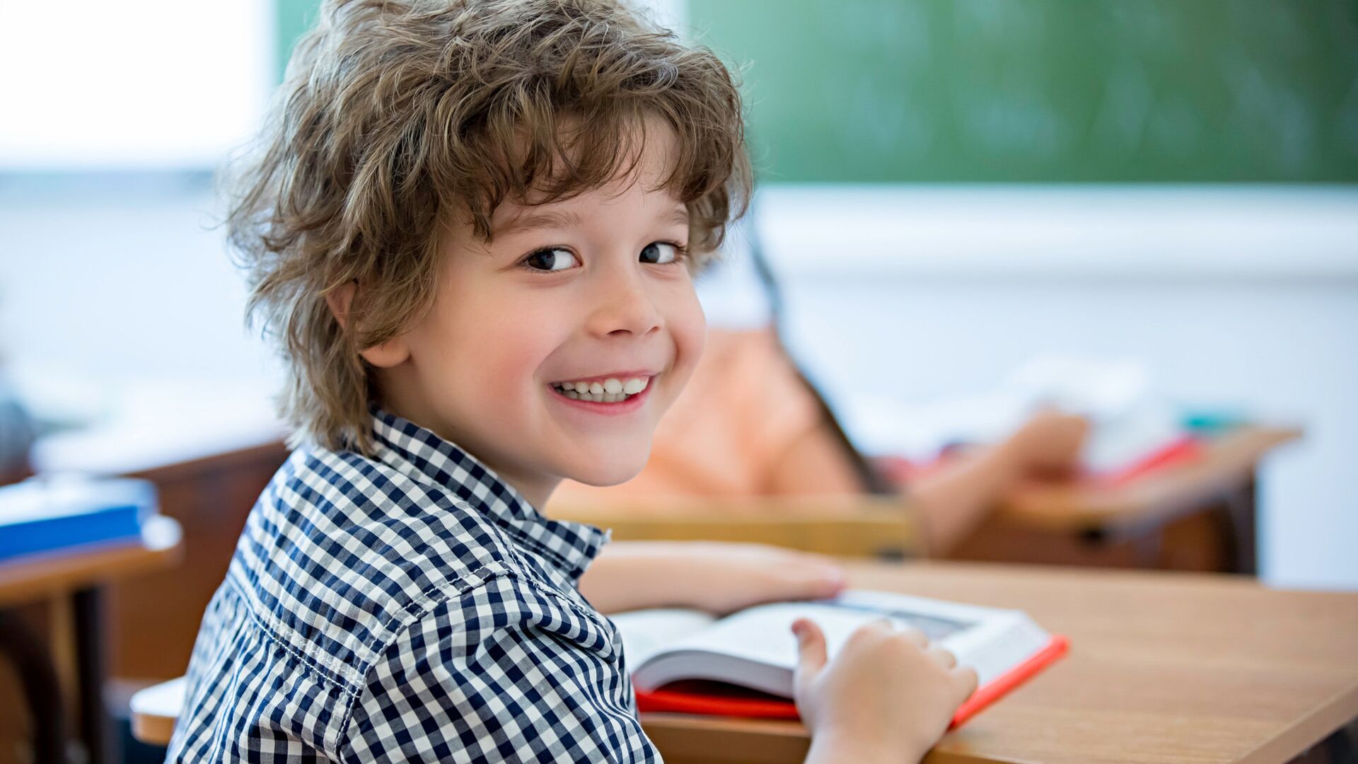 Мальчик на уроке в школе - РИА Новости, 1920, 27.08.2025