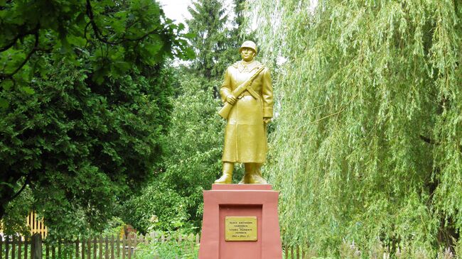 Памятник павшим советским солдатам в Субате, Латвия