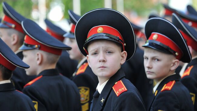 Курсанты суворовского военного училища