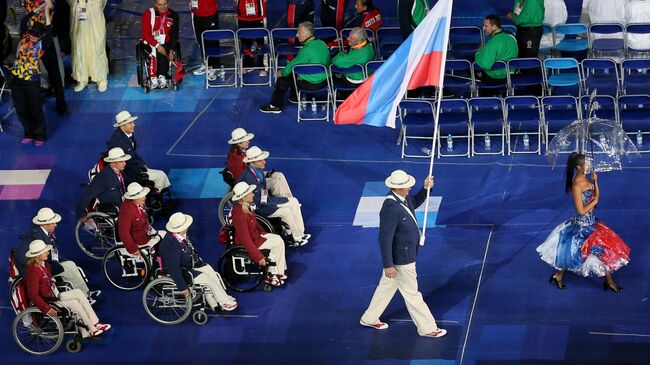 Паралимпийская сборная России во время церемонии открытия летних Паралимпийских игр в Лондоне