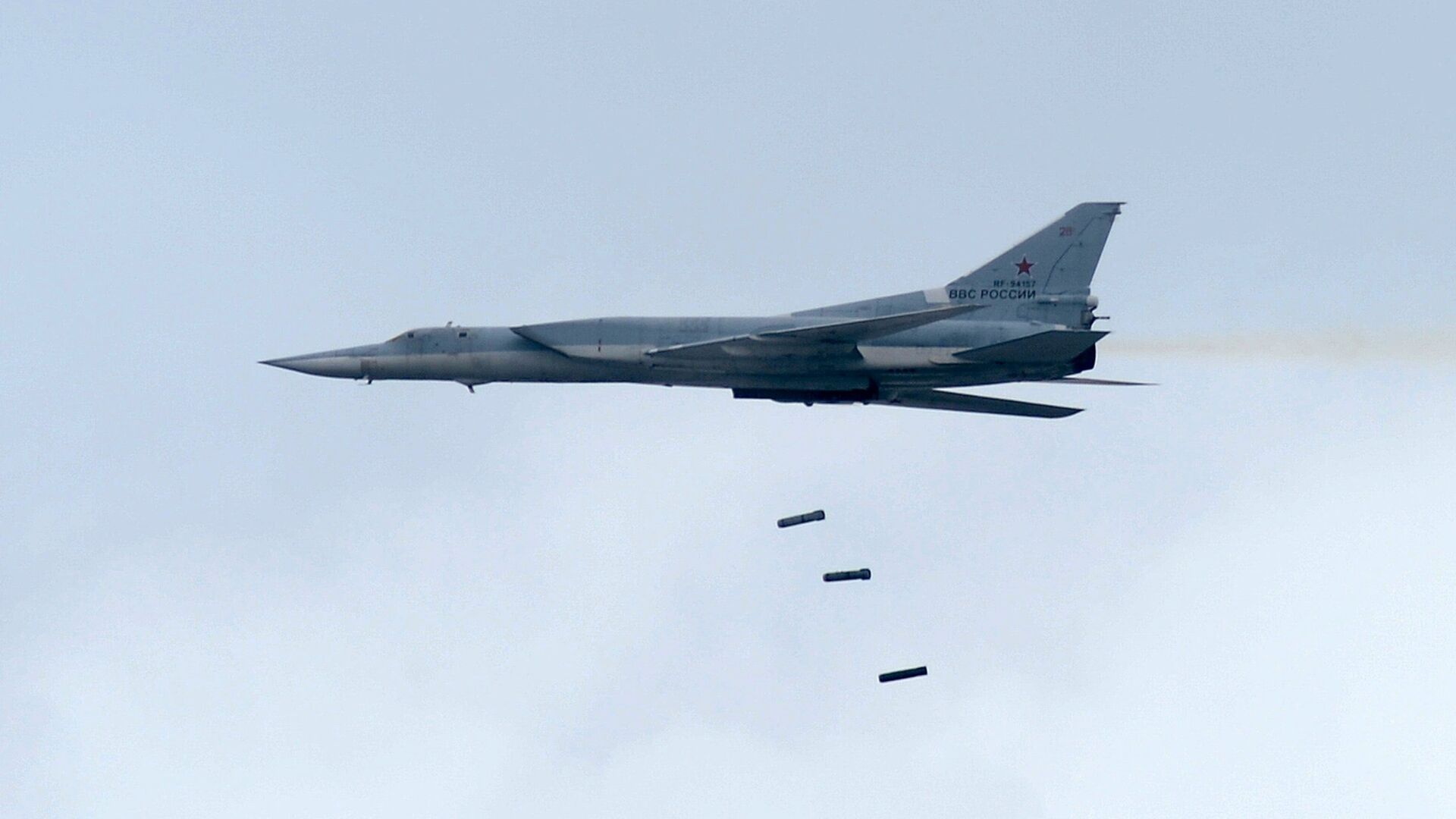 Дальний сверхзвуковой бомбардировщик-ракетоносец Ту-22М3. Архивное фото - РИА Новости, 1920, 15.08.2024