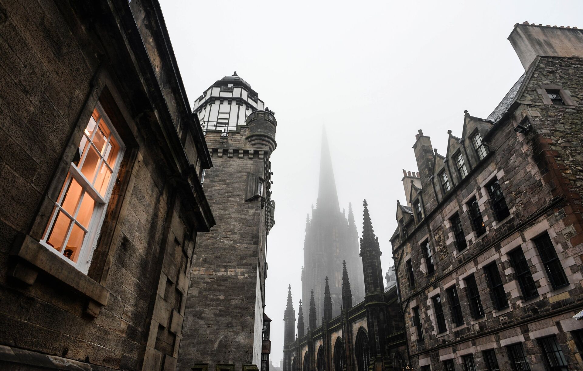 Вид на одну из улиц Эдинбурга Вид на одну из улиц Эдинбурга - РИА Новости, 1920, 25.03.2021