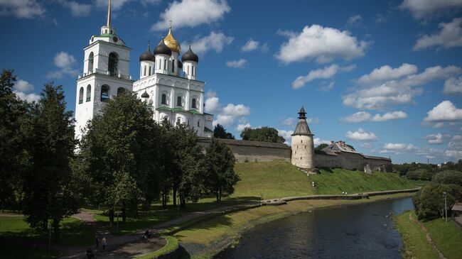 Свято-Троицкий кафедральный собор Псковского Кремля в Пскове