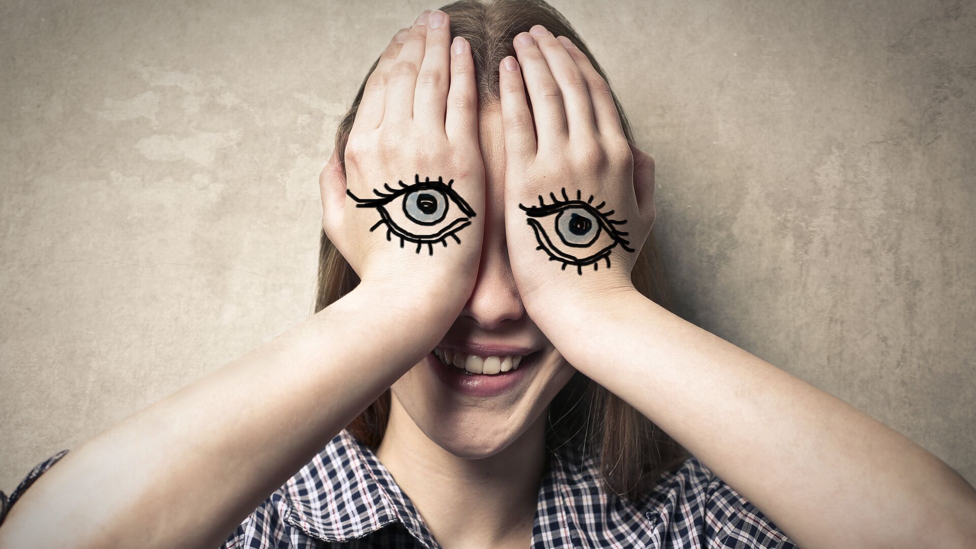 Улыбающаяся девушка  - РИА Новости, 1920, 13.06.2025