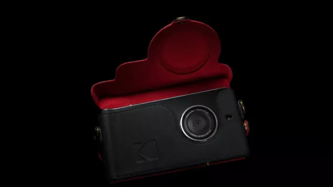 Смартфон Kodak Etra в чехле