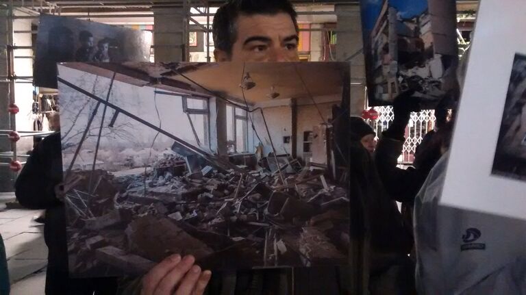 Протестующие в Испании потребовали разорвать дипотношения с Украиной Протестующие в Испании потребовали разорвать дипотношения с Украиной