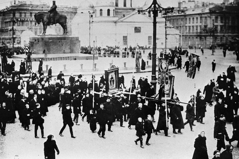 КРЕСТНЫЙ ХОД ЗНАМЕНСКАЯ ПЛОЩАДЬ