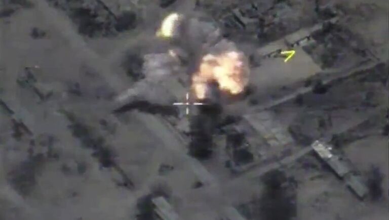 Корабли ВМФ РФ запустили крылатые ракеты Калибр по объектам  Исламского государства (ИГ, запрещена в РФ)