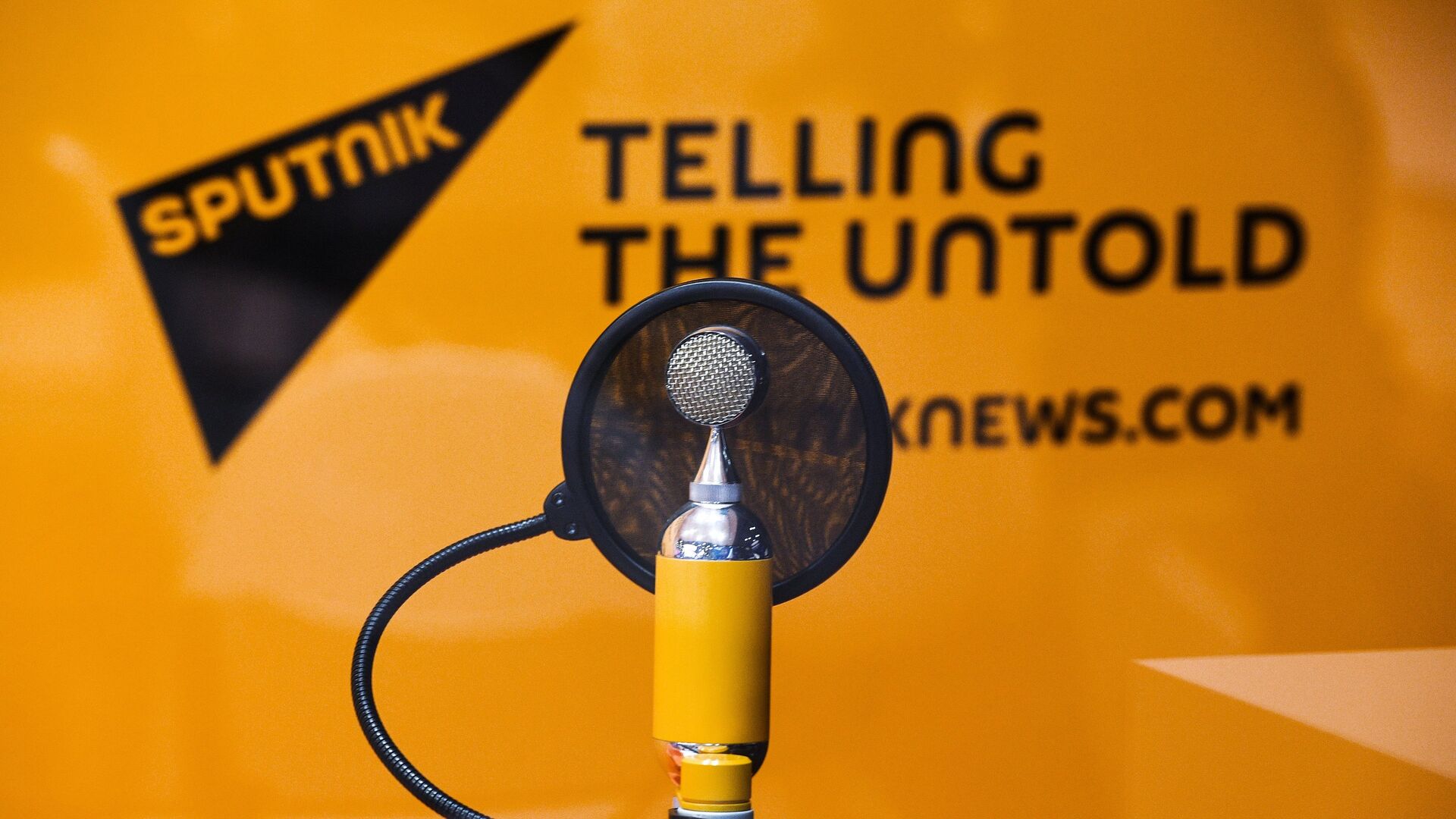 Студия радио Sputnik в Экспофоруме накануне открытия Санкт-Петербургского международного экономического форума 2017 - РИА Новости, 1920, 03.03.2025