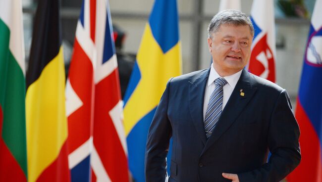 Президент Украины Петр Порошенко во время встречи с председателем Европейского совета Дональдом Туском в Брюсселе. 22 июня 2017