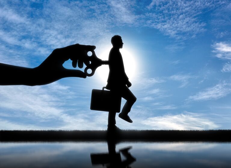 Марионетка в руках кукловода 