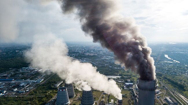 Объем выбросов парниковых газов в России за 25 лет сократился почти вдвое