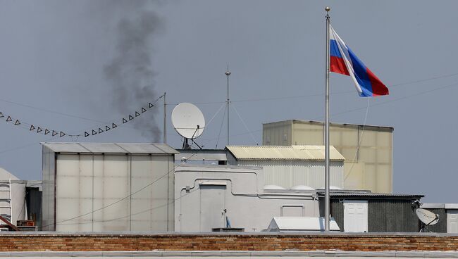 Дым над крышей Генерального консульства России в Сан-Франциско