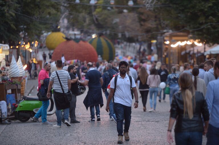 Улица Дерибасовская в Одессе Улица Дерибасовская в Одессе