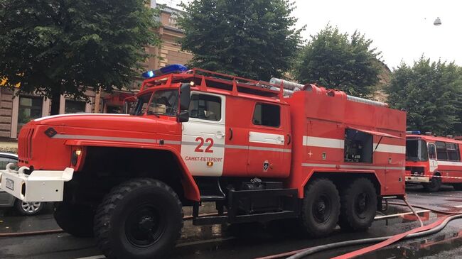 Тушение пожара в Санкт-Петербурге