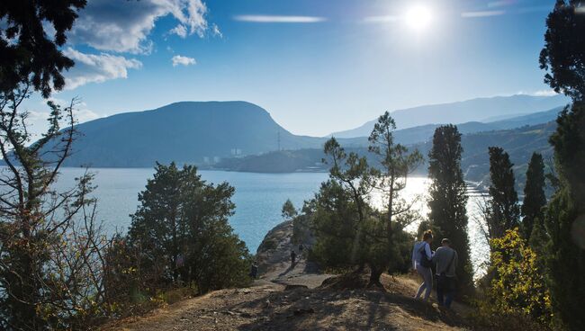 Вид с мыса Плака в поселке Утес в Крыму