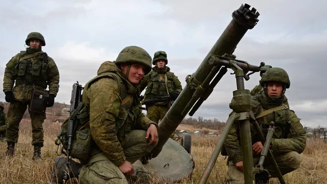 Военнослужащие Уссурийского соединения Воздушно-десантных войск во время тактических учений в Приморье. 19 октября 2017