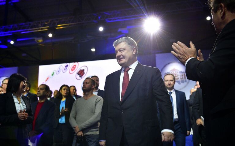 Президент Украины Петр Порошенко принимает участие в заседании Рады регионального развития Президент Украины Петр Порошенко принимает участие в заседании Рады регионального развития