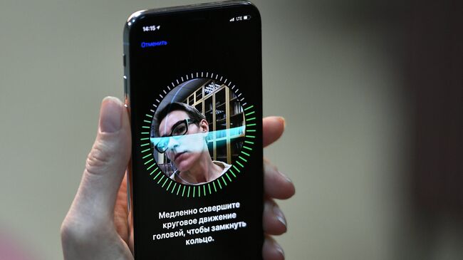 Настройка Face ID на новом смартфоне iPhone X от компании Apple