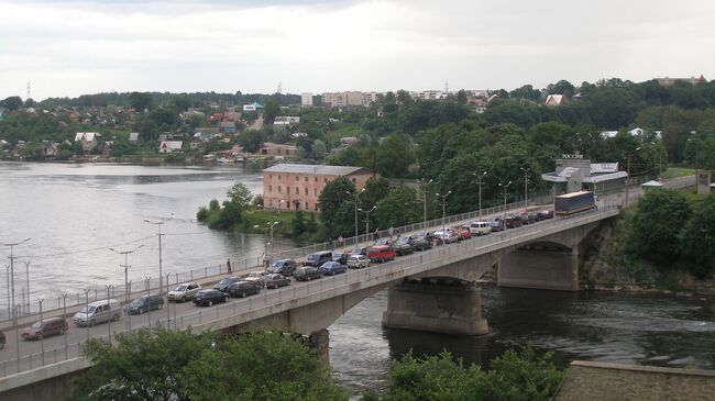 Пограничный мост на реке Нарва между Нарвой и Ивангородом