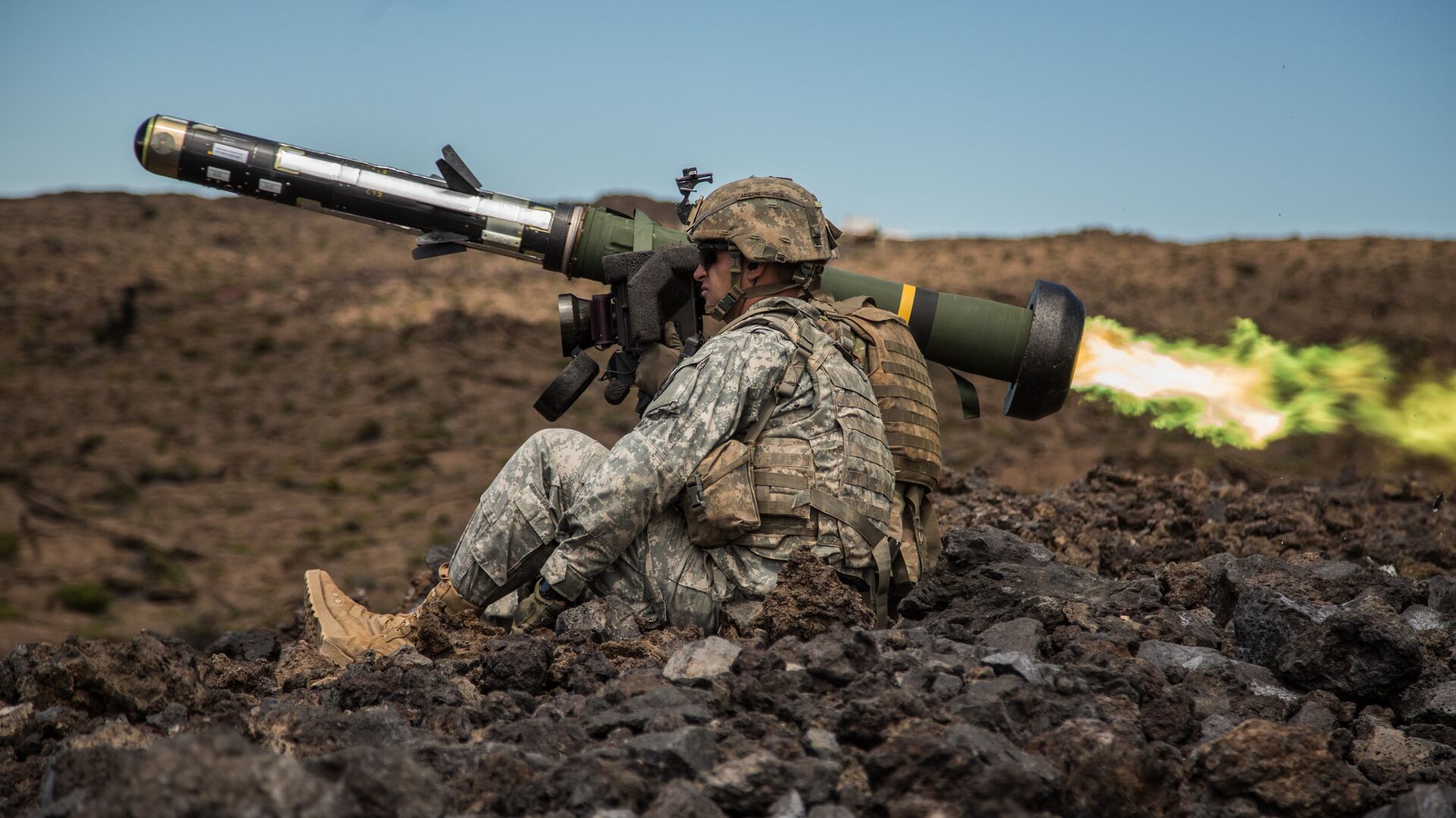 Американский переносной противотанковый ракетный комплекс (ПТРК) FGM-148 Javelin - РИА Новости, 1920, 17.06.2021