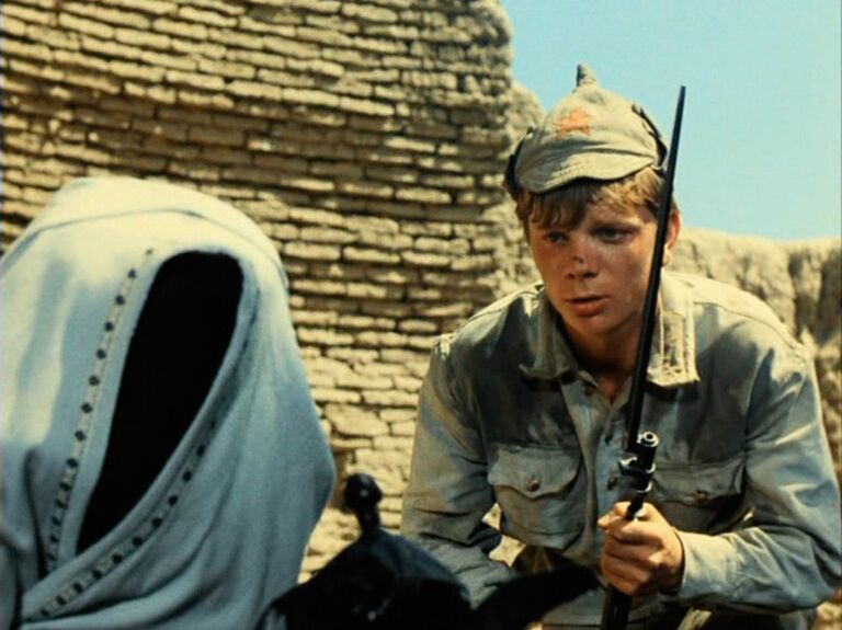 Кадр из фильма Белое солнце пустыни Кадр из фильма Белое солнце пустыни