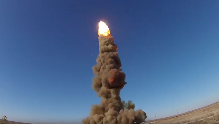 Пуск модернизированной противоракеты системы ПРО на полигоне Сары-Шаган