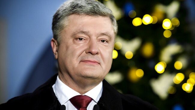 Президент Украины Петр Порошенко во время Новогоднего поздравления граждан украины. 31 декабря 2017