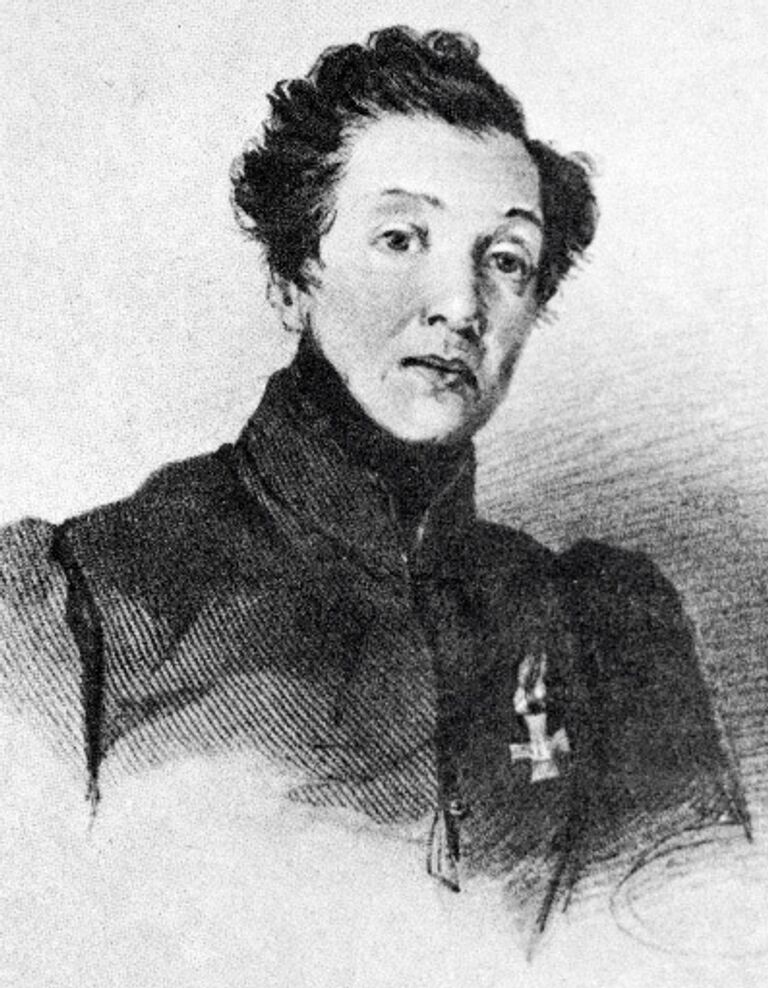 Русская писательница Надежда Андреевна Дурова (1783 - 1866 г. г.) - первая женщина-офицер, принимавшая участие в Отечественной войне 1812 года. Гравюра с портрета работы Карла Брюллова.