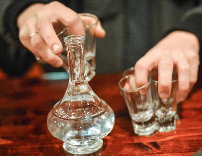 Графин и рюмки Графин и рюмки
