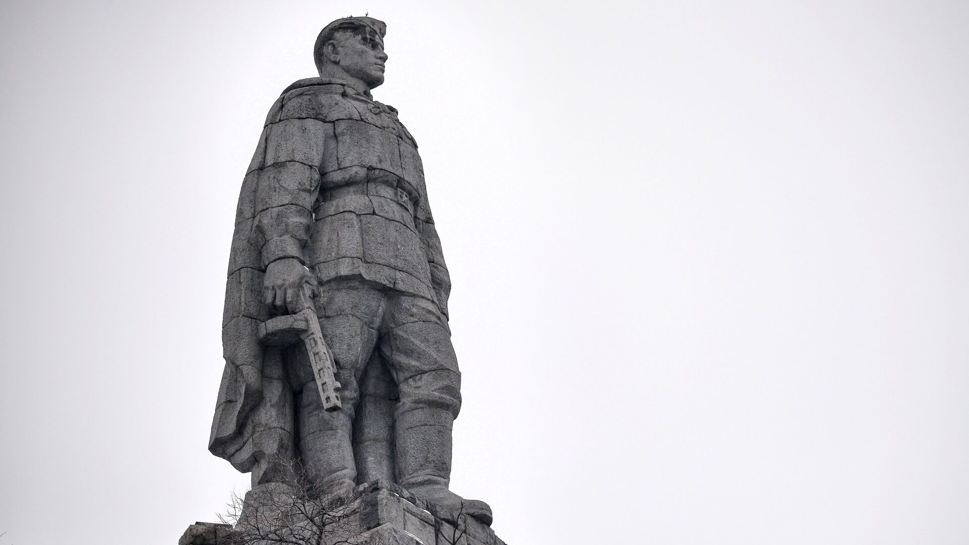 Памятник советскому солдату-освободителю Алёша в болгарском городе Пловдив на холме Бунарджик. Архивное фото - РИА Новости, 1920, 12.01.2024