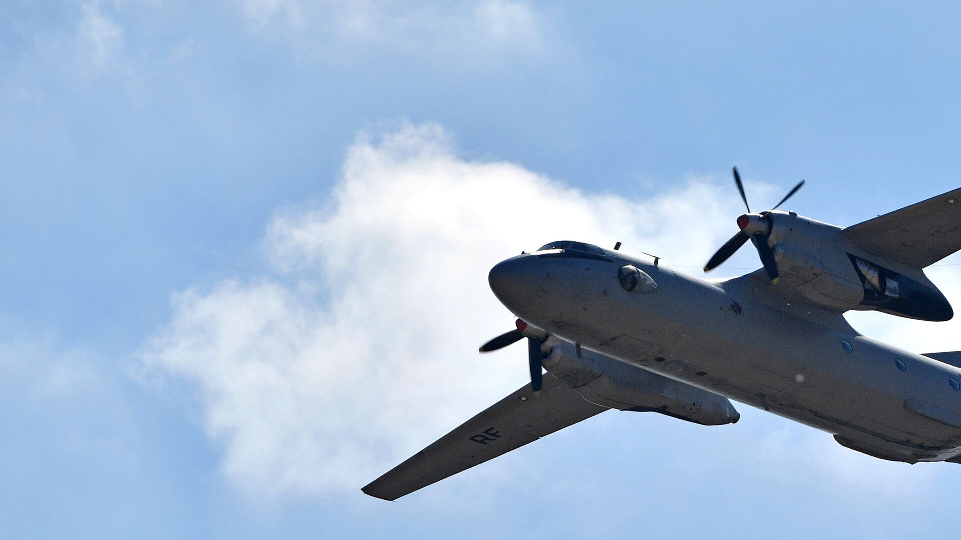 Военно-транспортный самолет Ан-26 - РИА Новости, 1920, 06.07.2021