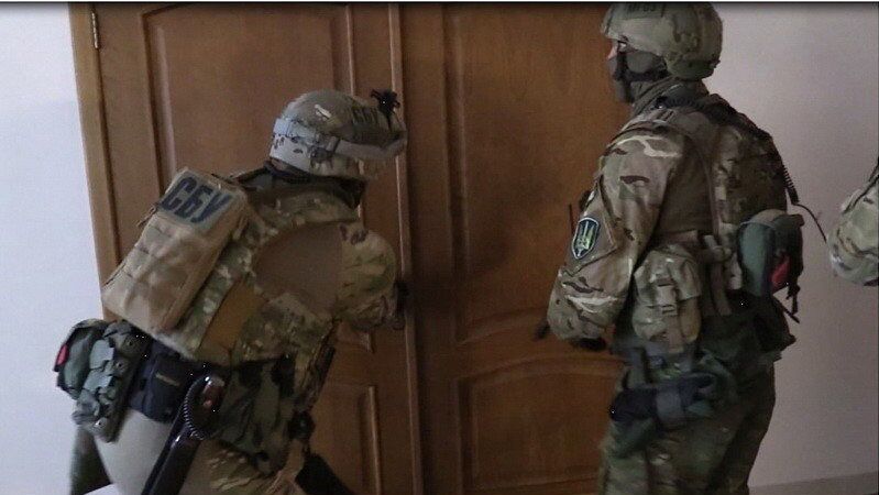 Сотрудники СБУ во время проведения обыска - РИА Новости, 1920, 30.11.2022